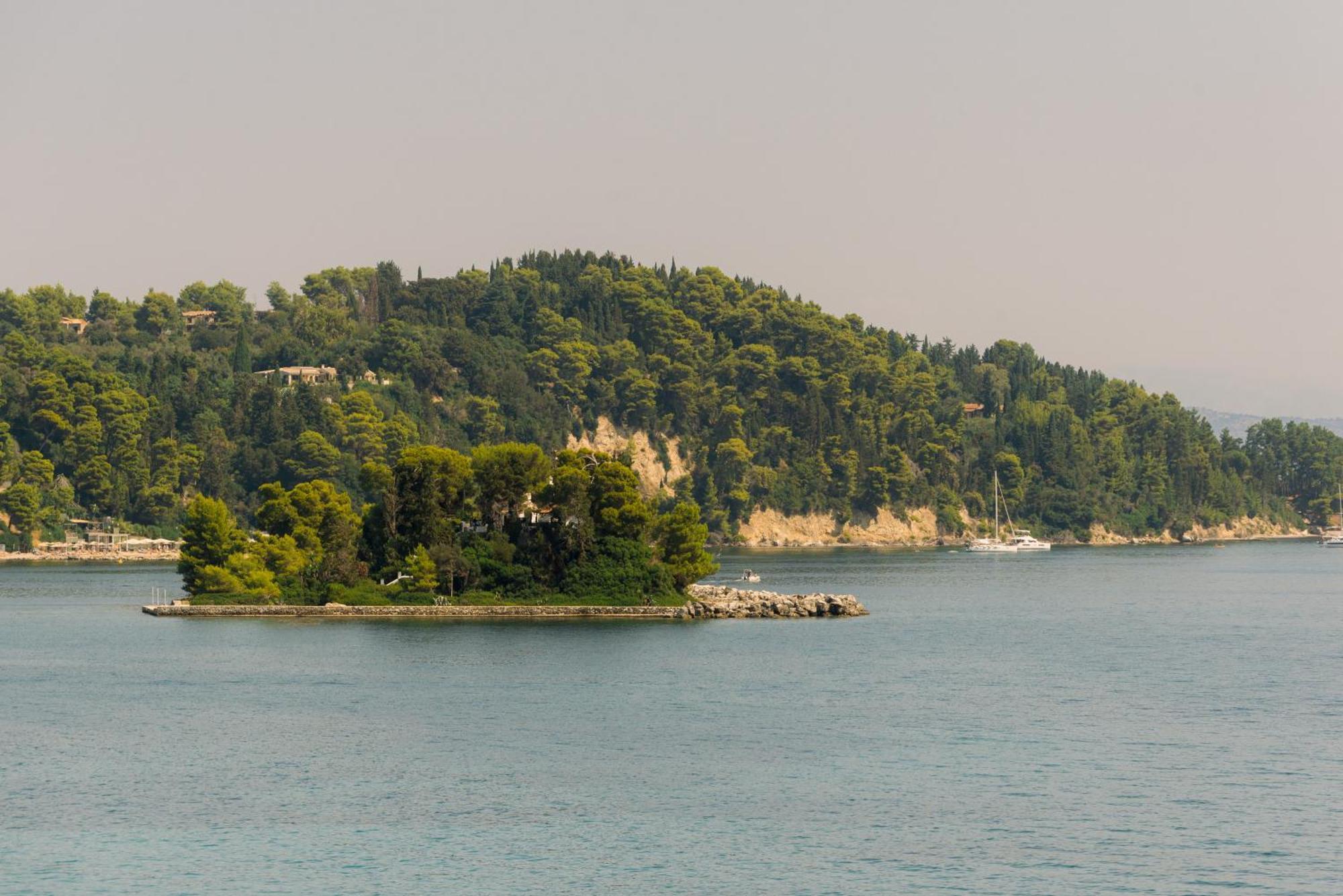 Ray Hotel Corfu Perama  Exterior photo